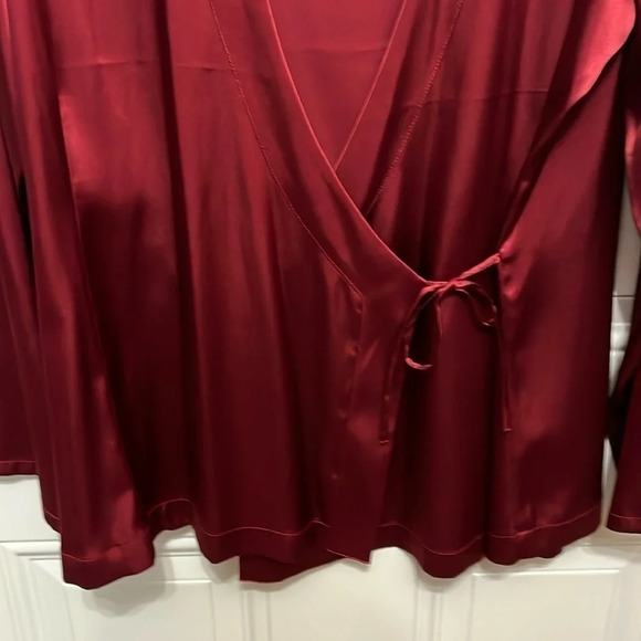 Chico's Size 3 Womens Silky faux Wrap Blouse Shirt Burgundy Maroon - Picture 7 of 8